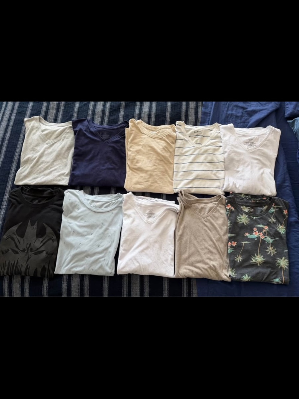 10 Men’s Neutral & Patterned T-Shirts XL - Assorted Colors